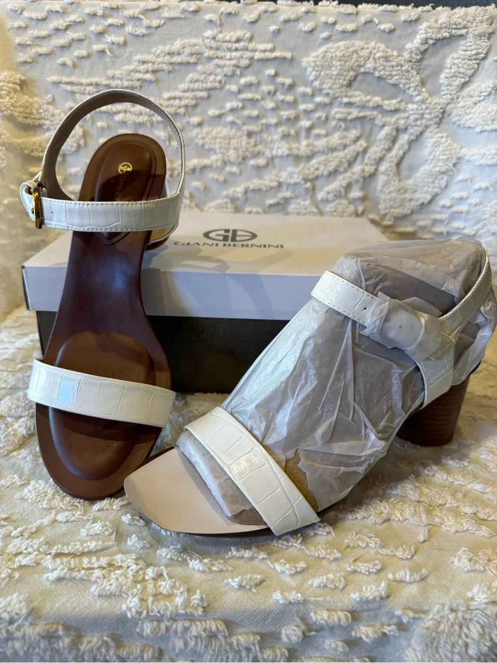Giani Bernini White Croc-Embossed Leather Block Heel Sandals #653